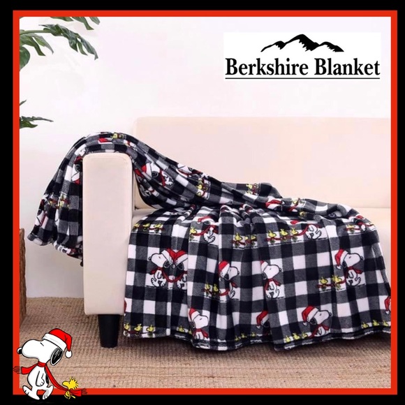 Berkshire Snoopy Plaid Christmas Sherpa Blanket - Picture 6 of 15
